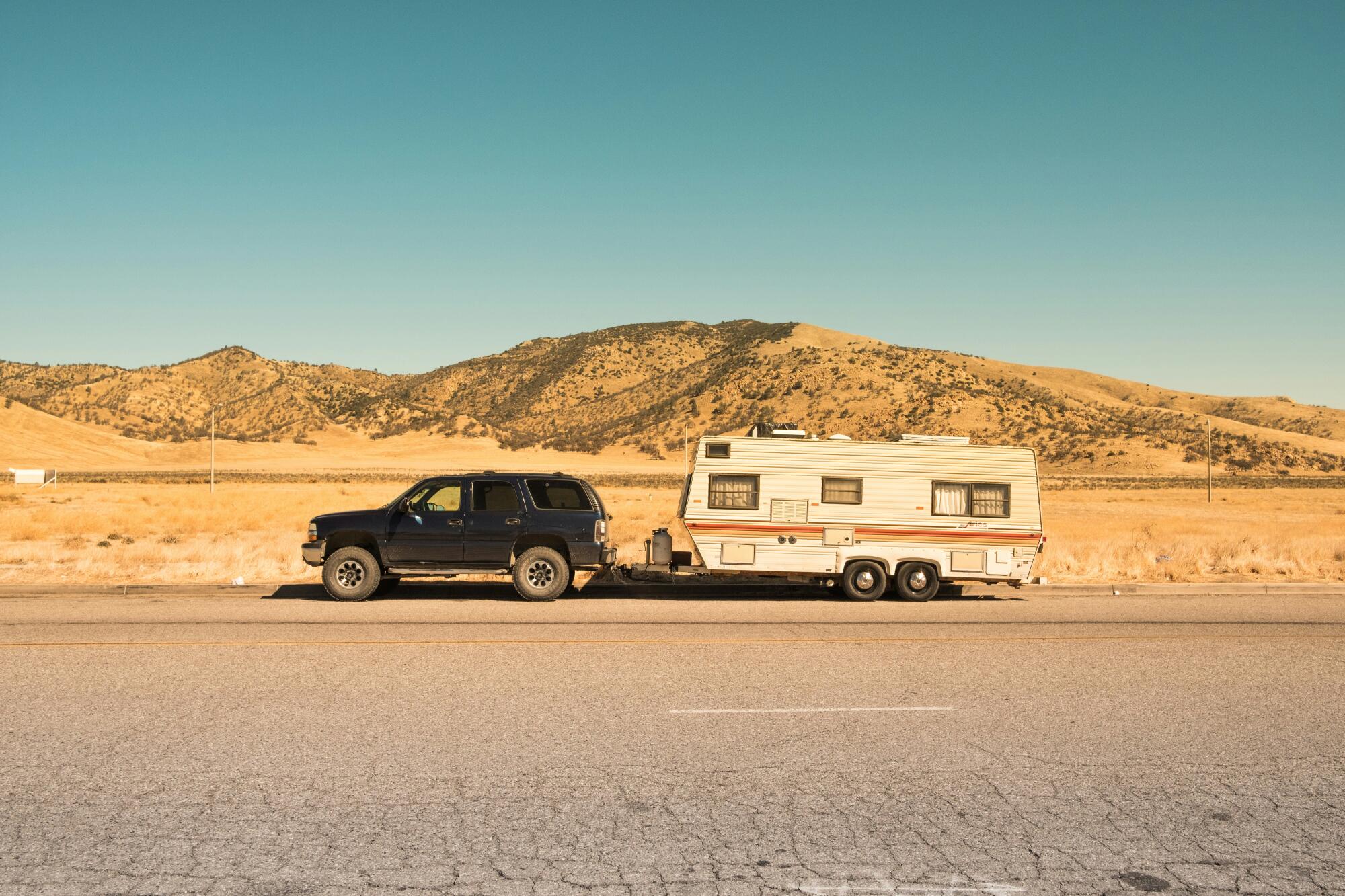 Read more about the article From Hauling to Vacationing: How Trailer Service Ensures a Smooth and Safe Trip